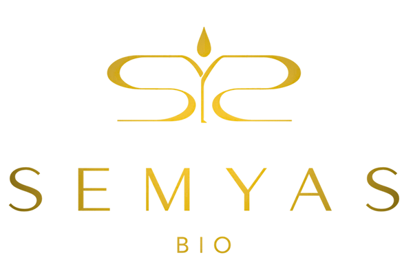 Logo doré de la marque SEMYAS BIO, productrice d’huile de graines de figue de barbarie sauvage bio et naturelle, symbole de qualité, de pureté et d’élégance artisanale.
